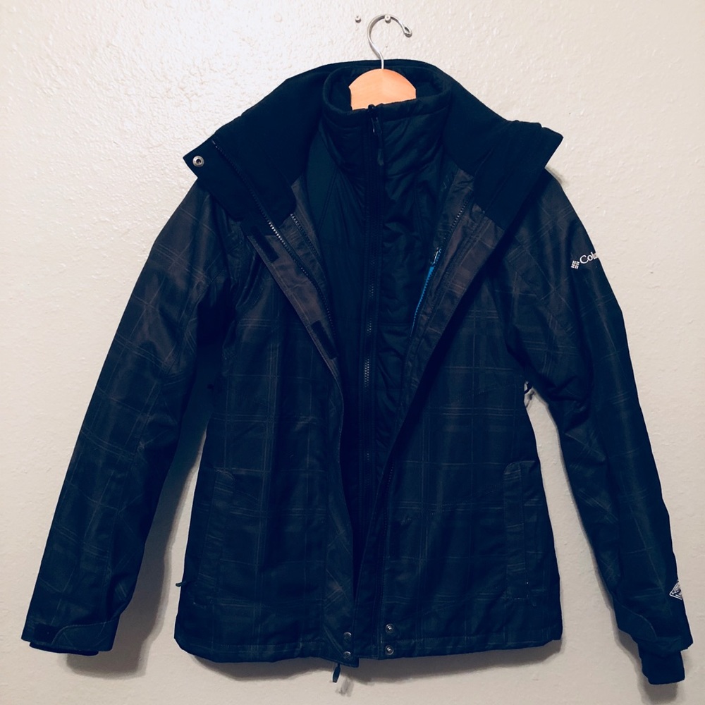 Columbia Omni-shield advanced repellancy coat.